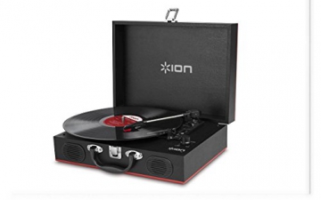 Ion Audio Vinyl Transport | Transportabler Retro Koffer Plattenspieler mit eingebauten Stereo Lautsprechern - kann auch über AA Batterien betrieben werden - 1