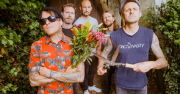 VIDEO Donots mit 80s Remix und neuen Tourdaten Vinyl Galore 